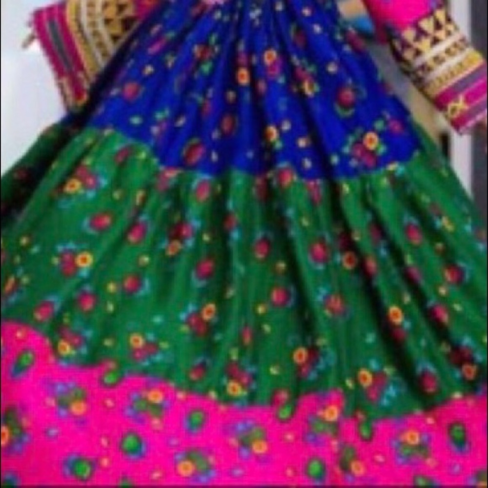 Dress - Picture 3 of 3